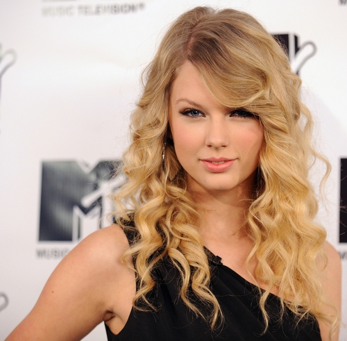 Taylor Swift Name. Taylor#39;s moving - and
